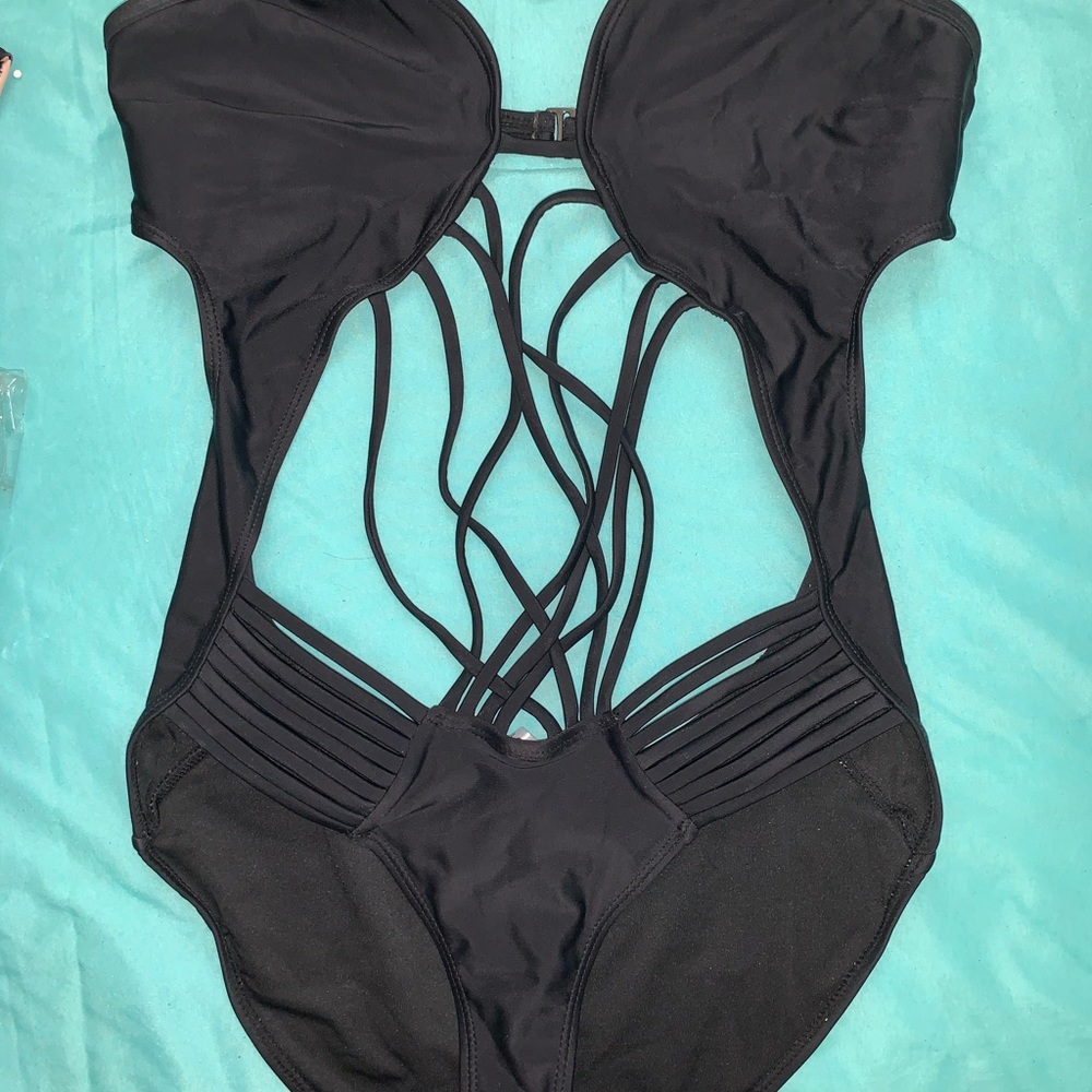 open middle one piece